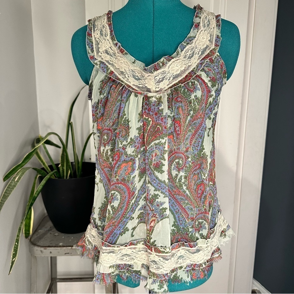 Passport paisley pattern shear tank top with lace trip